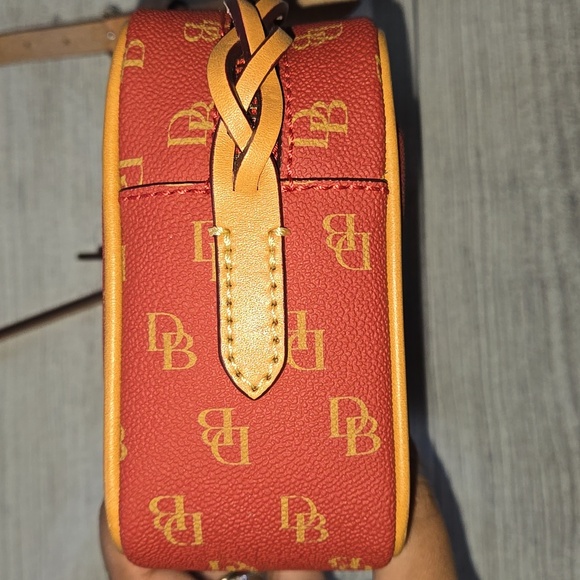 Dooney & Bourke Women's Loni Signature Logo Crossbody Bag Red/Tan NWOT - Picture 4 of 16